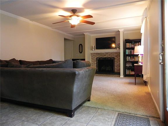 3rd image of 26 Landmark Ln
