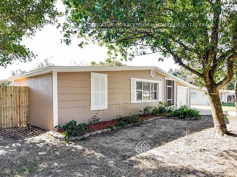 511 Sutton Pl — Photo 3