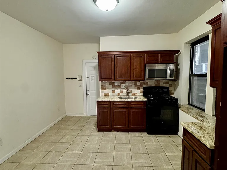 250 Avenue B #2 — Photo 8
