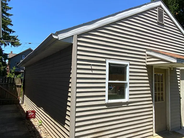 212 Cherry St — Photo 2