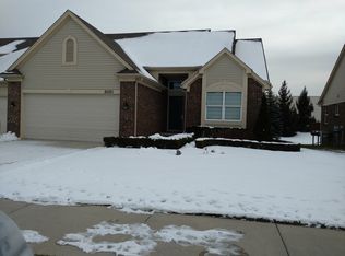 20750 Sleepy Hollow Dr, Macomb, MI 48044