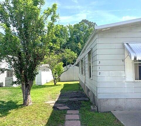 3rd image of 312 TARPON Boulevard