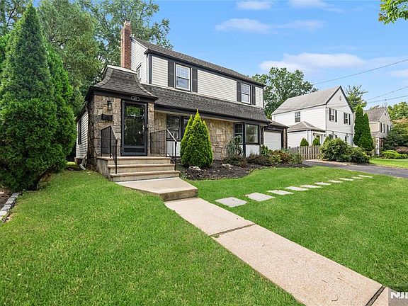 4th image of 175 Manning Avenue
