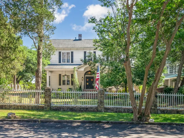 424 Barnwell Ave NW, Aiken, SC 29801