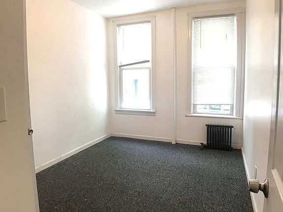 4th image of 38-19 27th St #2R