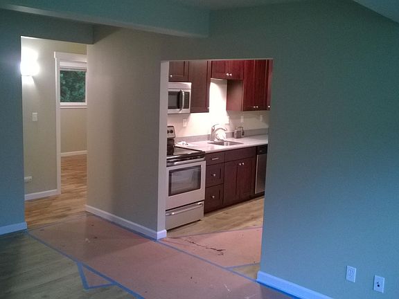 3rd image of 262 NE Creek Way