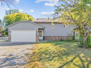 2251 Hallmark Ave N, Oakdale, MN 55128