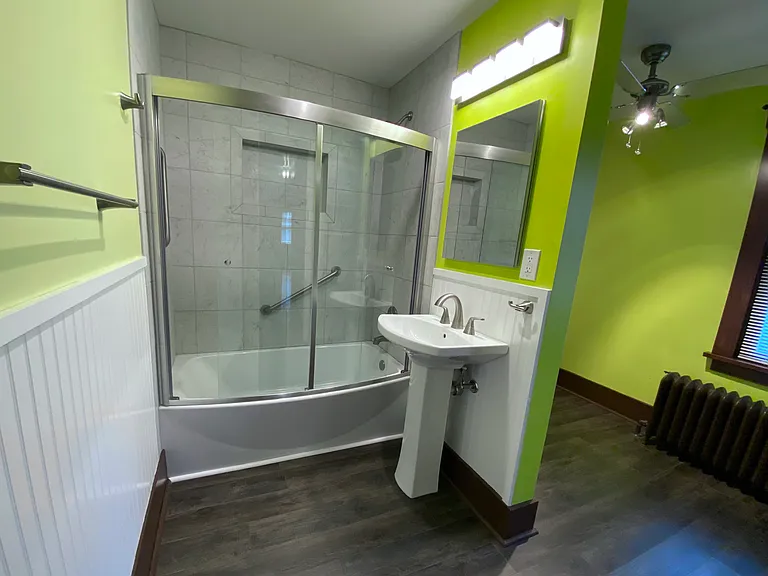 2nd floor Shower | Bonus room