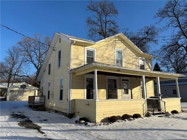 106 Chestnut St, Penn Yan, NY 14527