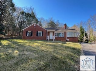 2204 Dogwood Ln, Fieldale, VA 24089