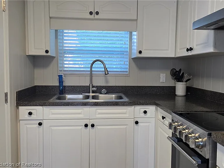 683 Lake June Rd — Photo 5