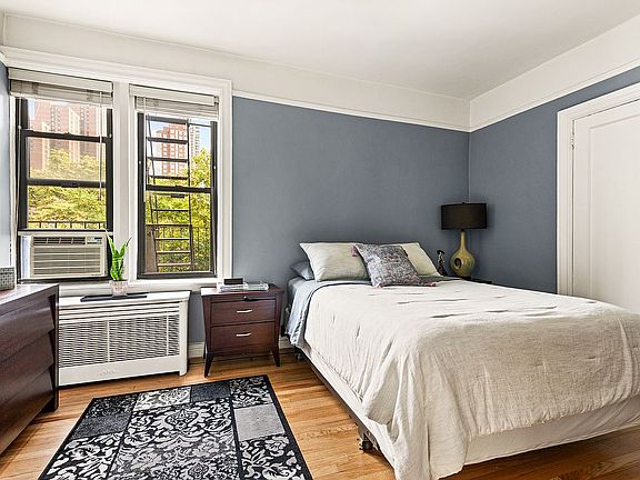 3rd image of 305 E 88th St APT 6D