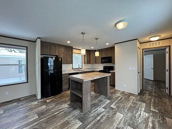 4th image of 47 Bluebird Hill Dr #353