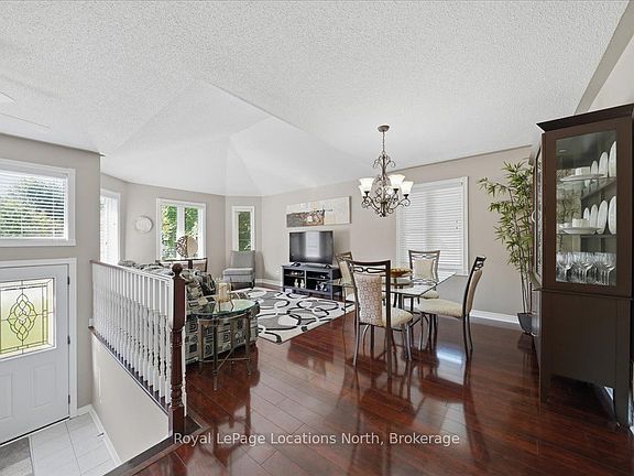 4th image of 402 Ramblewood Dr