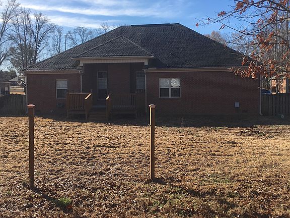 4th image of 256 Twin Lakes Dr