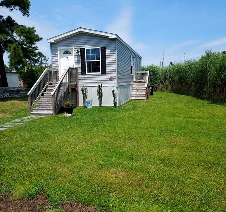 1st image of 8221 Seahorse Dr