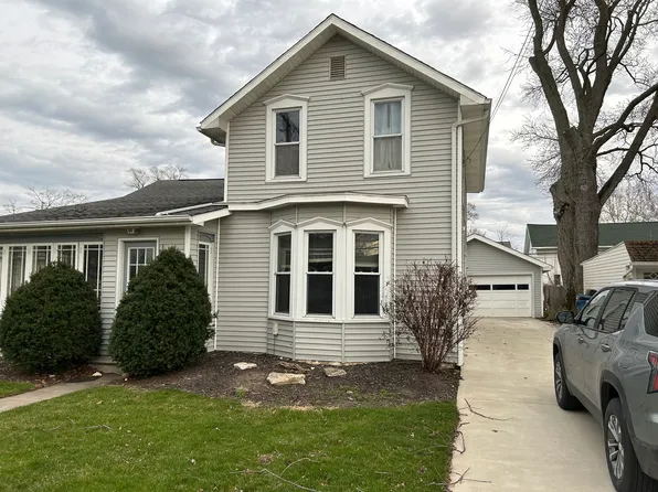 324 Center St #B, Huron, OH 44839