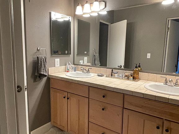 5th image of 969 S Pearl St APT 207