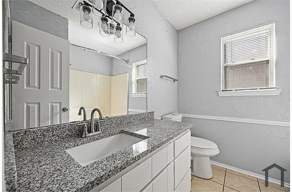 Building Photo - 606 Circleview Dr