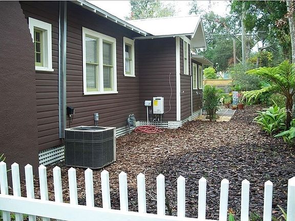 5th image of 810 Palmetto Ave