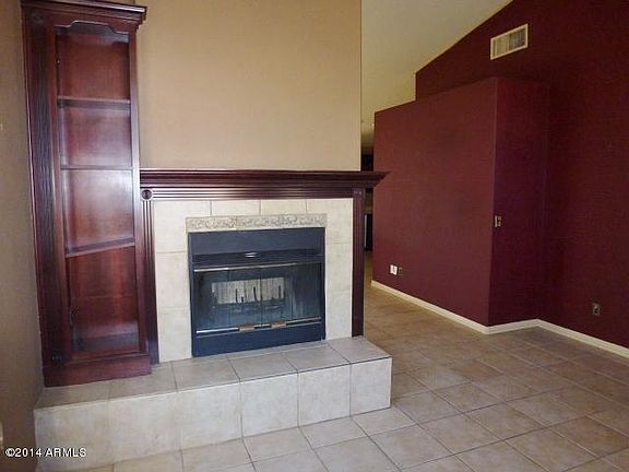 3rd image of 1925 E Marquette Dr