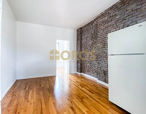 Rented by City Connections Realty | media 6