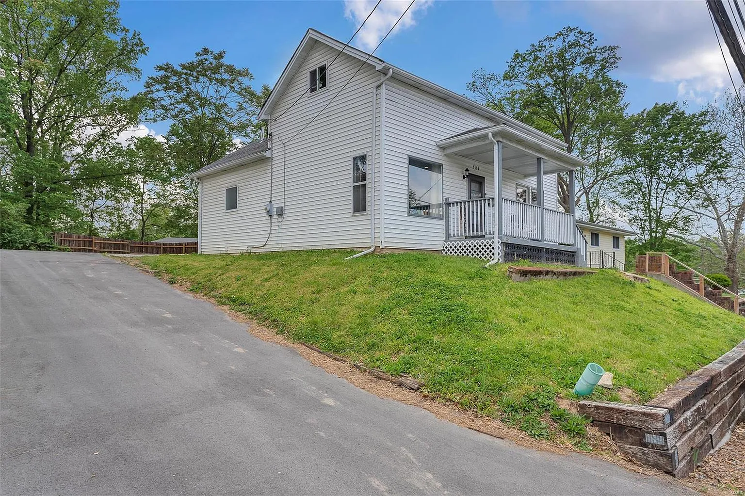 5306 Heege Rd photo 1