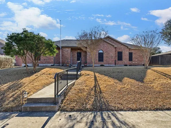 2214 Nora Dr, Kerrville, TX 78028