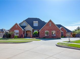 633 Ridge Lake Blvd, Norman, OK 73071