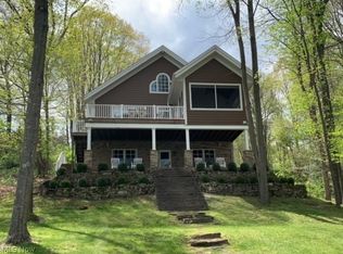 1550 W Buckhorn Dr, Millersburg, OH 44654