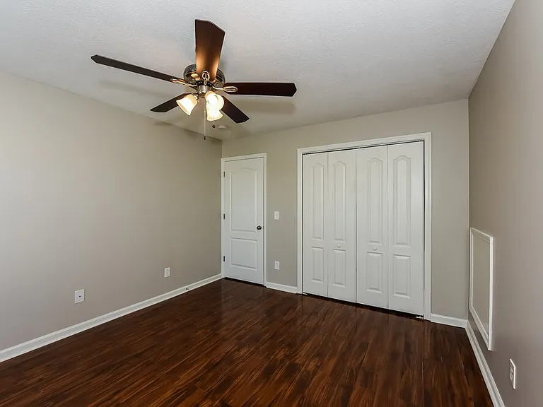 817 Sandworth Cv — Photo 13