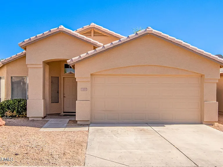 109 W Helena Dr — Photo 3
