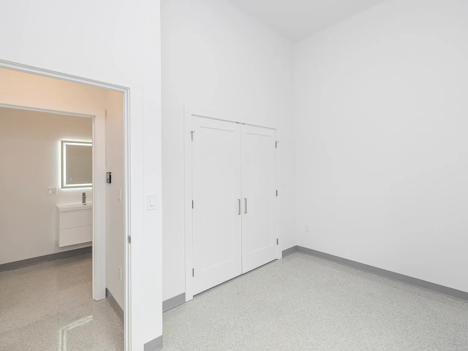 1 bed, 745 sqft, $2,830 — Photo 4