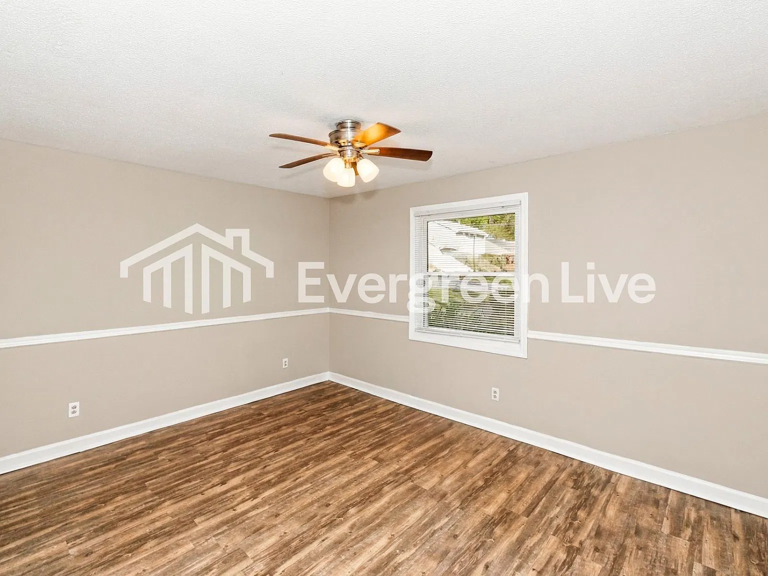 3 bed, 2.0 bath, 1356 sqft, $1,495 — Photo 4