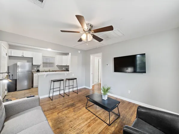 6923 Avenue F, Houston, TX 77011