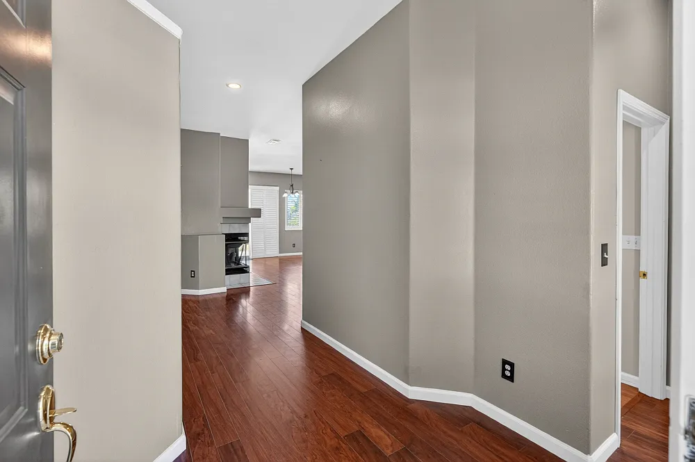 3 bed, 1450 sqft, $2,450 — Photo 3