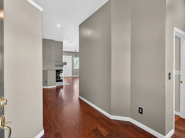 8505 Ardennes Way — Photo 3