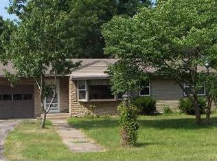 3906 Farmdale Dr, Valparaiso, IN 46383