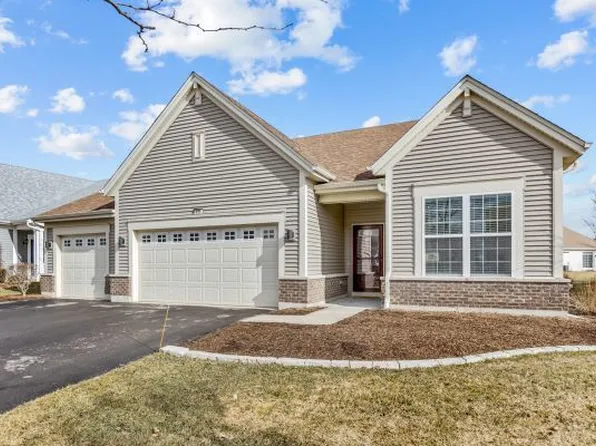 936 Scottsdale Dr, Pingree Grove, IL 60140