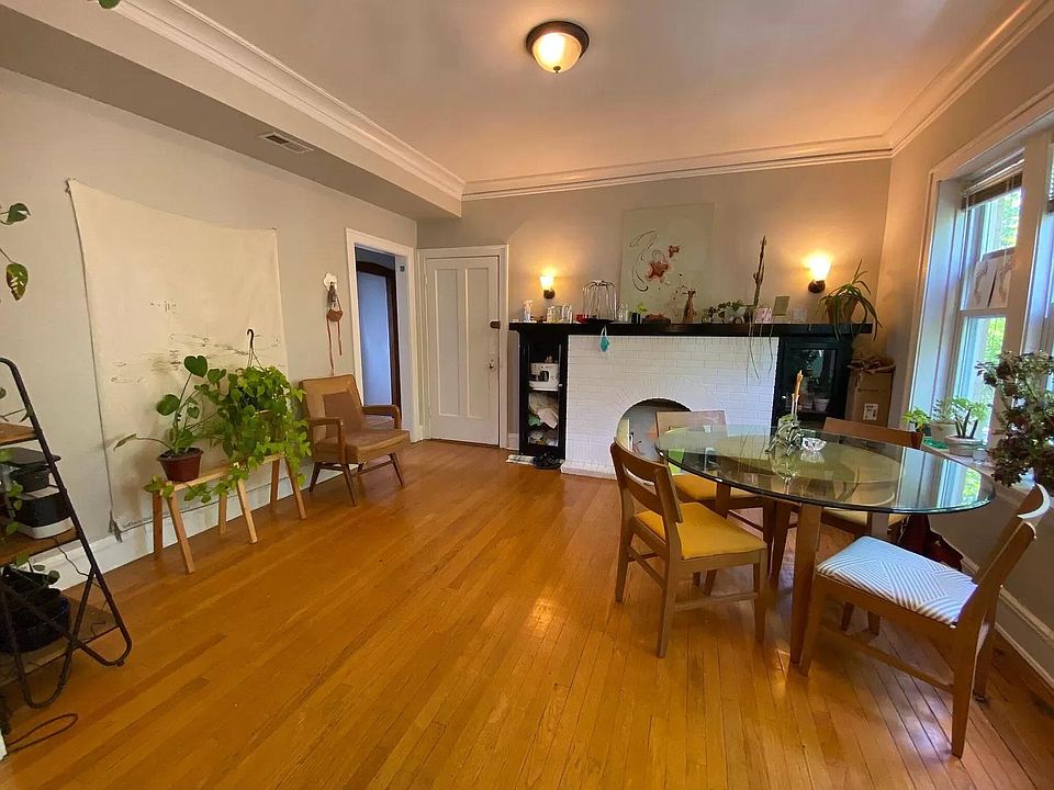 1st image of 2605 N St Louis Ave APT 3