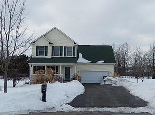 9410 Maple Run Ct, Pinckney, MI 48169