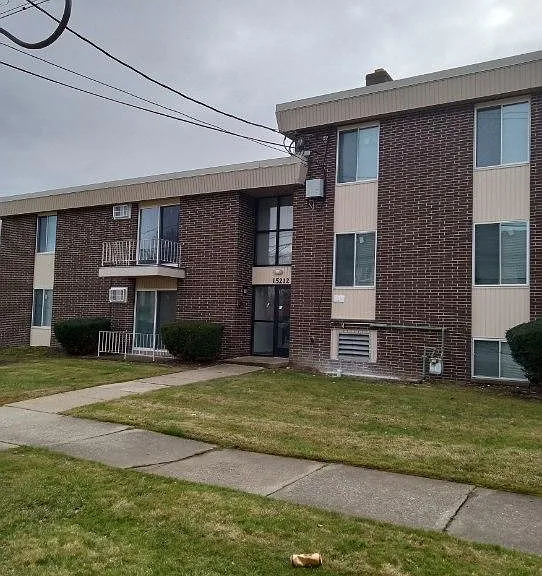 15212 Maple Park Dr #1 — Photo 2