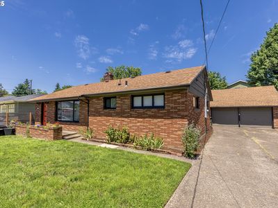 9125 SE Oak St #A, Portland, OR, 97216