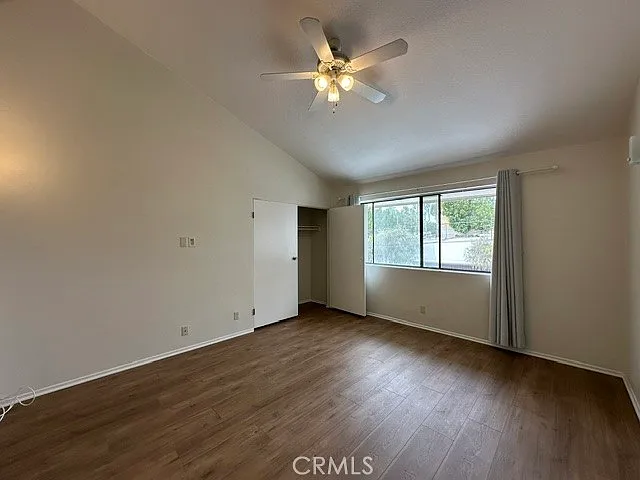 22865 Del Valle St — Photo 24