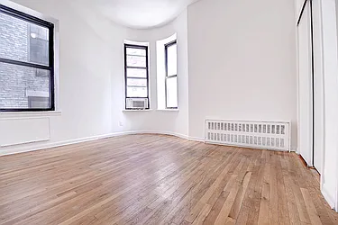 Rented by Urbane Brokerage