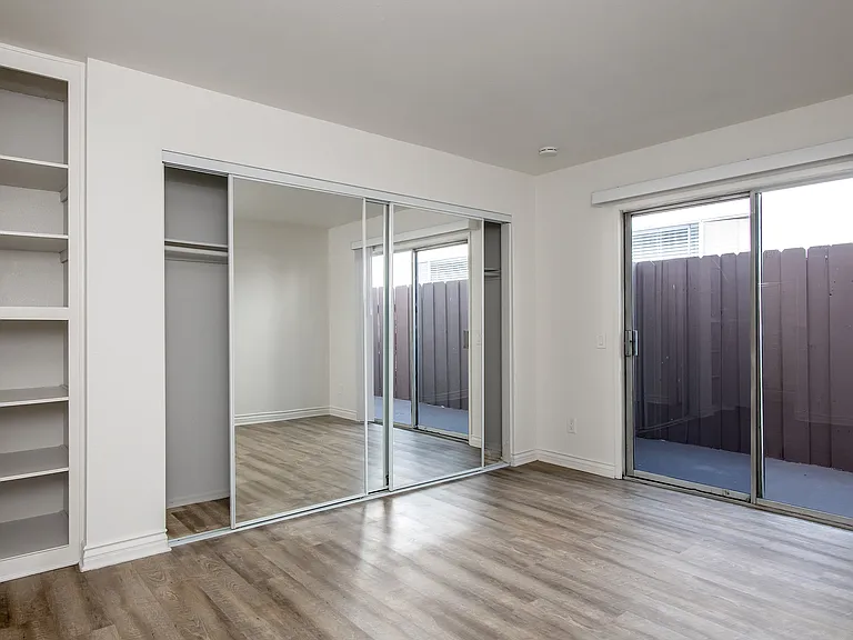 620 W Wilson Ave #C — Photo 11