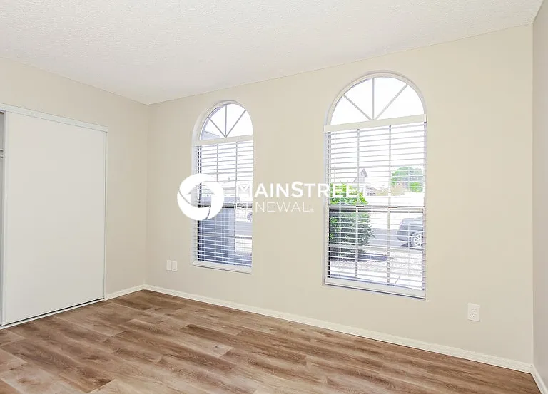 8729 W Athens St — Photo 12