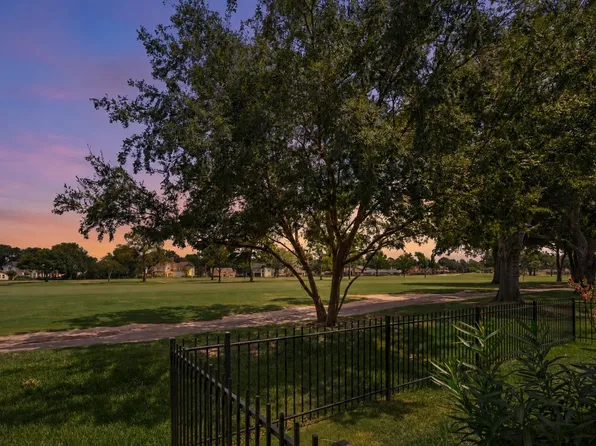 7635 Ameswood Rd, Houston, TX 77095
