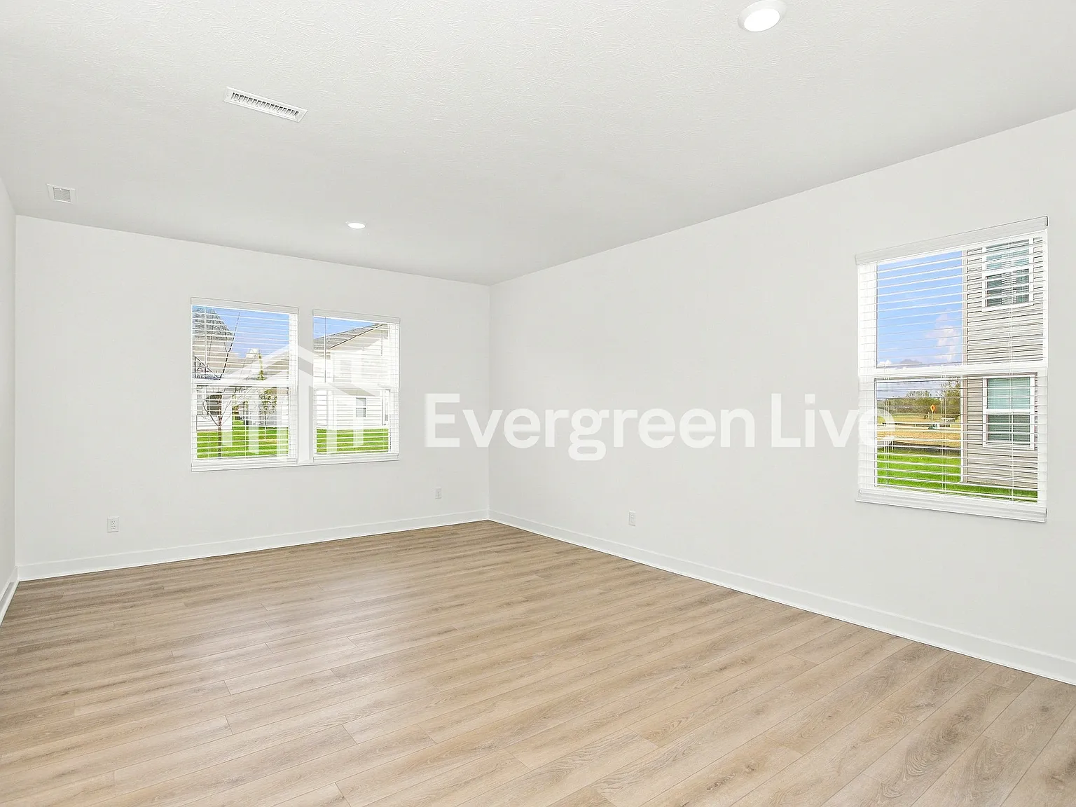 3 bed, 2.5 bath, 1849 sqft, $1,990 — Photo 4
