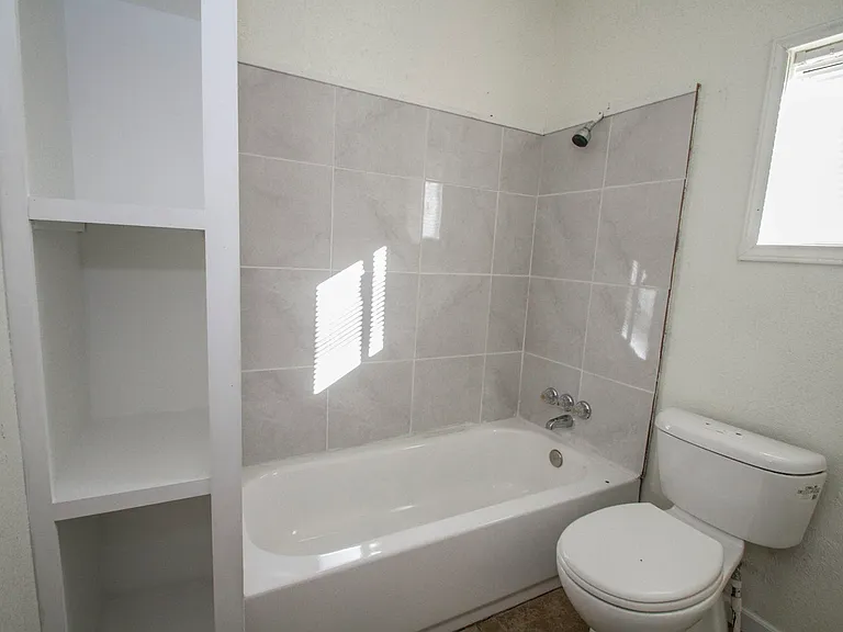 924 Saint James St #1 — Photo 19